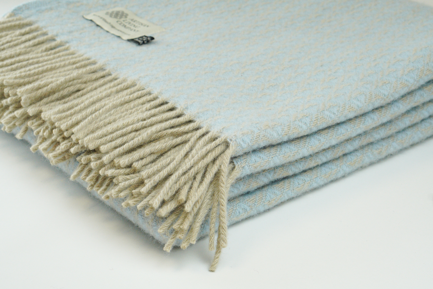 Dart Pure New Wool Throw – Powder Blue & Pearl